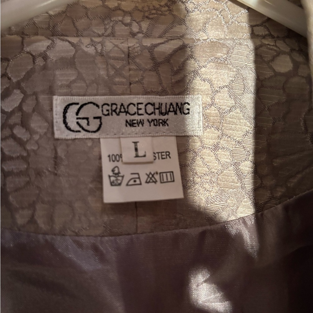 Elegant Gray Women's Coat - Picture 2 of 6